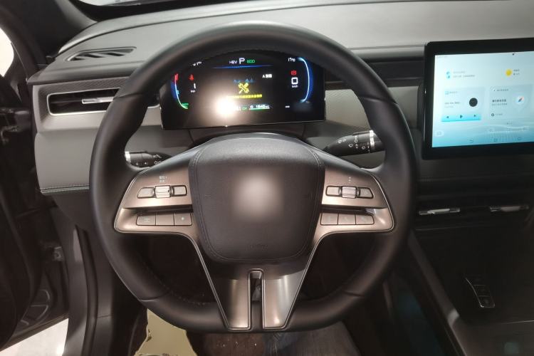 Used BYD Qin PLUS 2025 DM-i Smart Drive 55KM Leading Model Steering Wheel