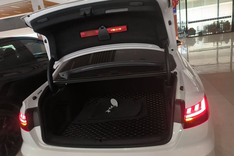 Used Audi A4L 2020 40 TFSI Fashionable and Elegant Model