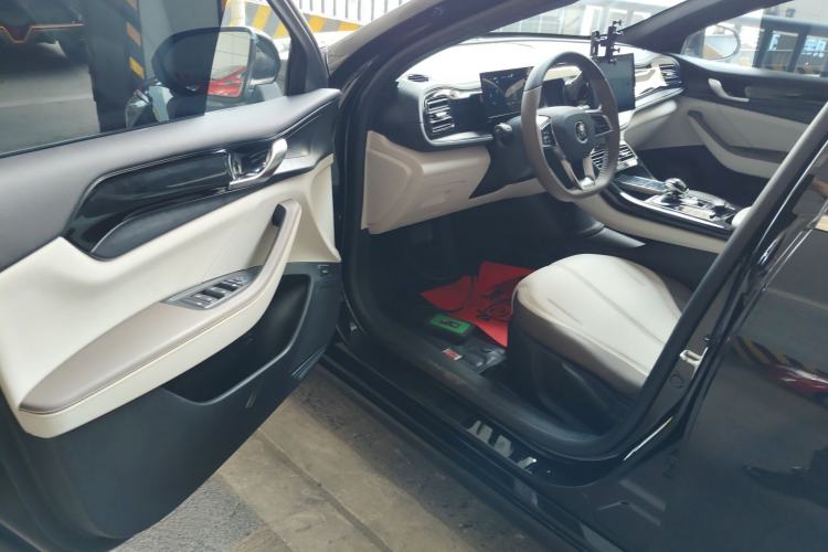 Used BYD Qin PLUS 2023 Champion Edition DM-i 55KM Leading Model
