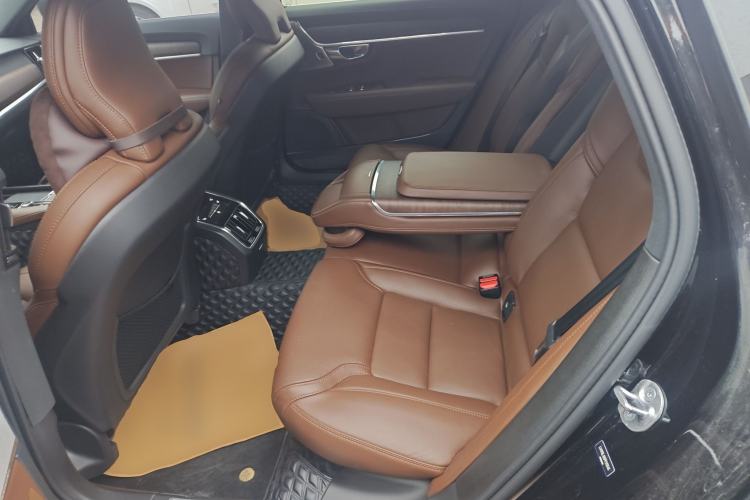 Used Volvo S90 2023 B5 Luxury Smart Edition
