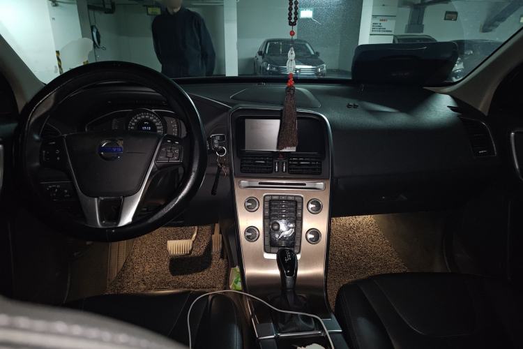 Used Volvo XC60 2017 T5 AWD Smart Upgrade Model
