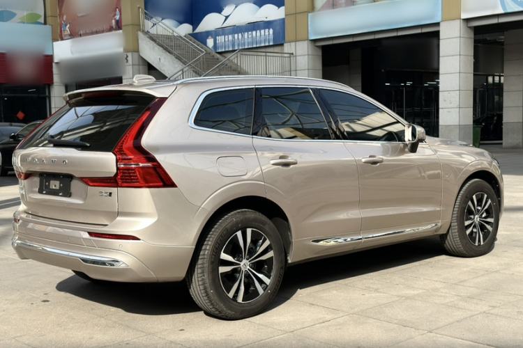 Used Volvo XC60 2023 B5 4x4 Smart Luxury Edition
