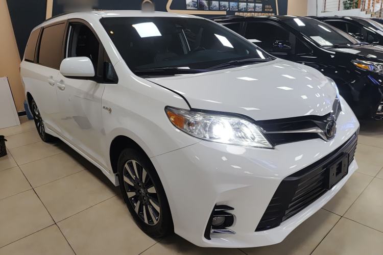 Used Toyota Sienna (Parallel Import) 2018 3.5L Four-Wheel Drive LE Trim 7 Seats U.S. Specification