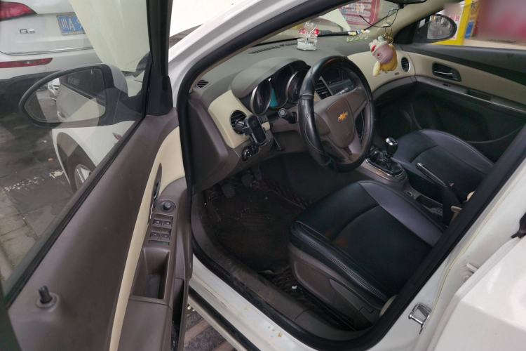 Used Chevrolet Cruze 2015 1.5L Manual Elite Edition Driver Seat