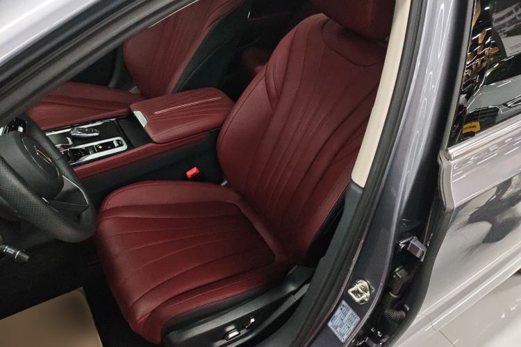 Used Hongqi H5 2025 2.0T Automatic Flag Edition – 500 000 Units Commemorative Version