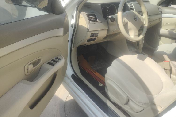 Used Nissan Sylphy 2012 Classic 1.6XE Automatic Comfort Edition Driver Seat