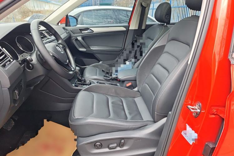 Used Volkswagen Tiguan L 2017 330TSI Automatic Two-Wheel Drive Luxury Edition Left Front Seat