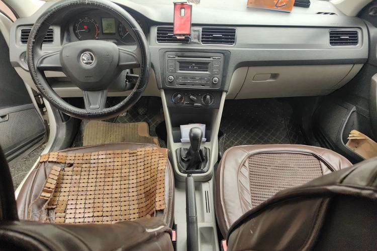 Used Skoda Rapid 2015 1.4L Manual Enjoyment Model
