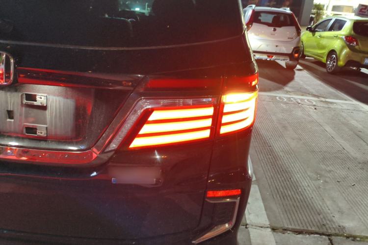Used Honda Elysion 2019 2.0L Hybrid Luxury Edition Right Rear Taillight