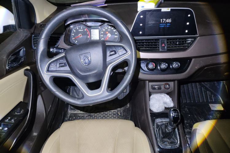 Used Baojun 310W 2017 1.5L Manual Fashion Model China V
