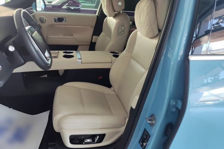 Used Li Auto L8 2024 Ultra Model
