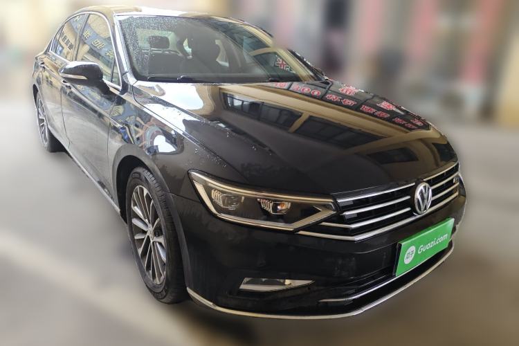 Used Volkswagen Magotan 2020 330TSI DSG Luxury Edition Front Right 45 Deg