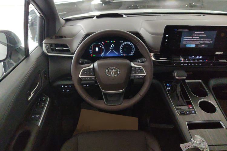 Used Toyota Granvia 2026 Model 2.5L Hybrid Prestige PLUS Four-Wheel Drive Edition