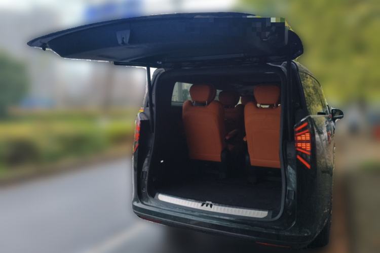 Used Geely Galaxy LEVC L380 2024 140-Degree 6-Seater All-Wheel-Drive Ultra Trunk