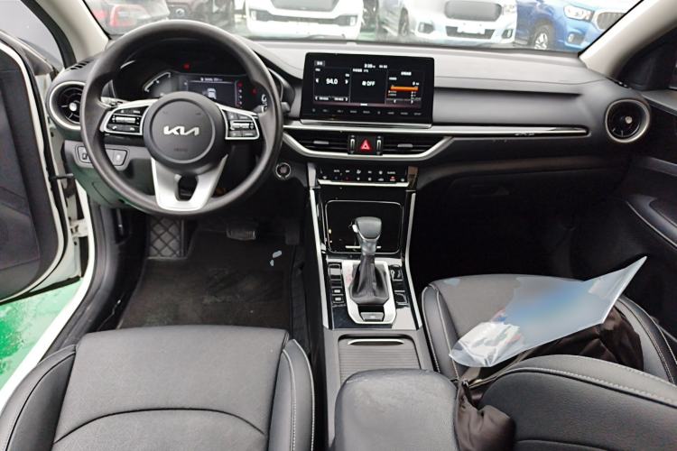 Used Kia K3 2021 1.5L CVT Fashion Edition Center Console