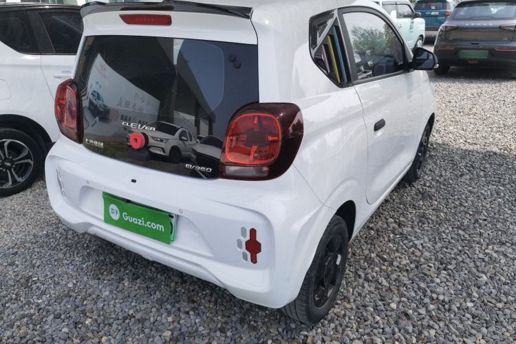 Used Roewe Clever 2021 302km All-Round Version Rear Right 45 Deg