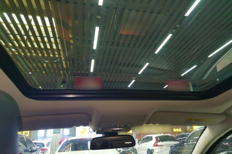 Used Jaguar XFL 2019 XFL 2.0T 200PS Two-Wheel-Drive Luxury Edition Headliner