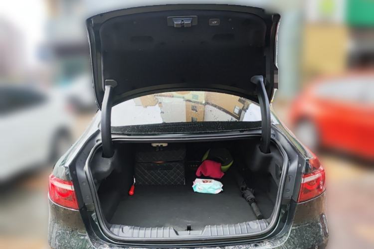 Used Jaguar XFL 2023 XFL 2.0T P250 Two-Wheel-Drive Luxury Deluxe Edition
