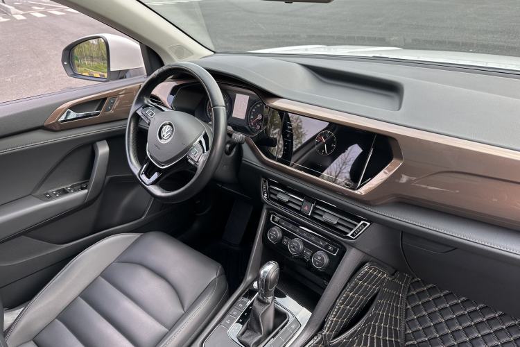 Used Volkswagen Tharu 2020 330TSI All-Wheel-Drive Luxury Edition China VI Standard
