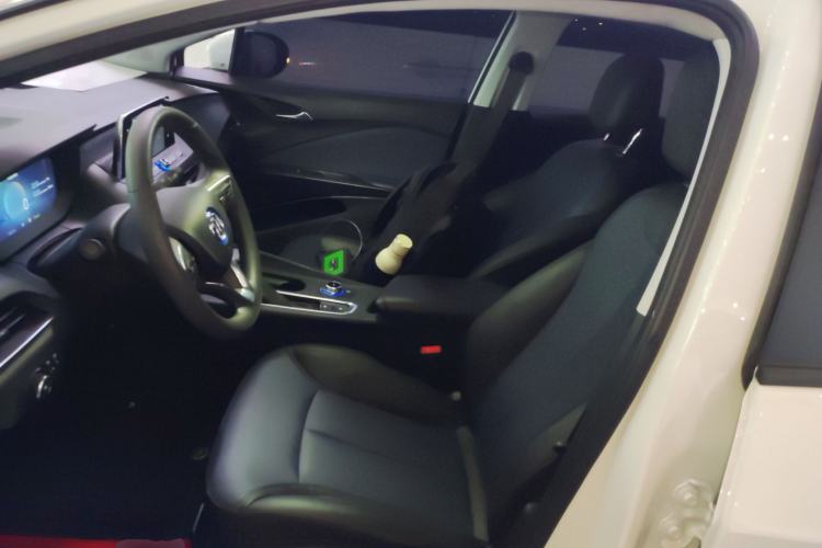 Used Buick Velite 6 2023 430km Range Commuter Version
