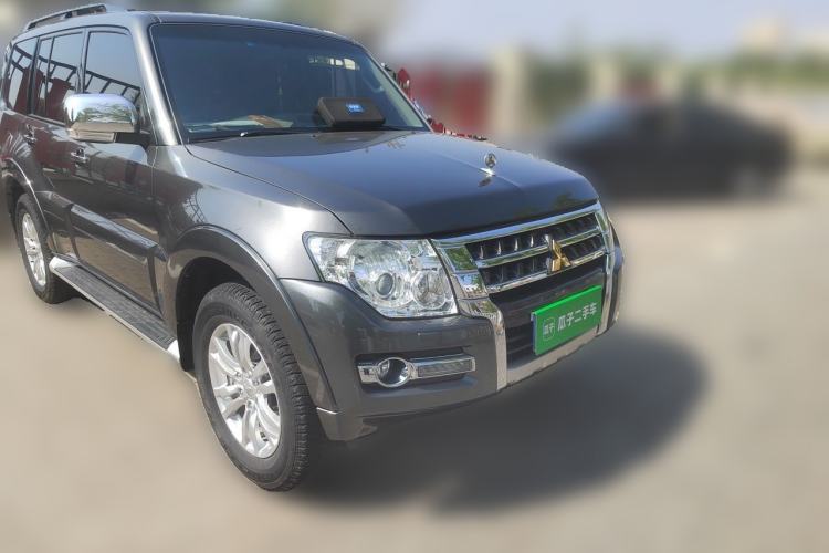 Used Mitsubishi Pajero 