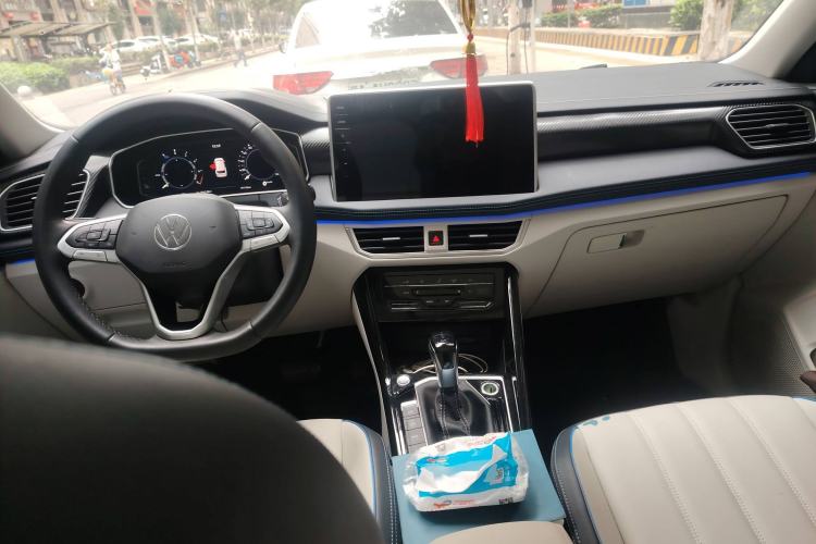 Used Volkswagen Tayron GTE Plug-in Hybrid 2023 280TSI Luxury Plus Advanced Edition Center Console