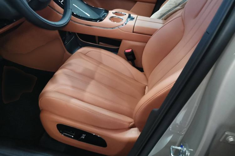 Used AION V 2024 Aion Tyrannosaurus 650 Smart Premium Edition