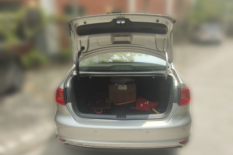 Used Volkswagen Sagitar 2012 1.6L Manual Comfort Model Trunk