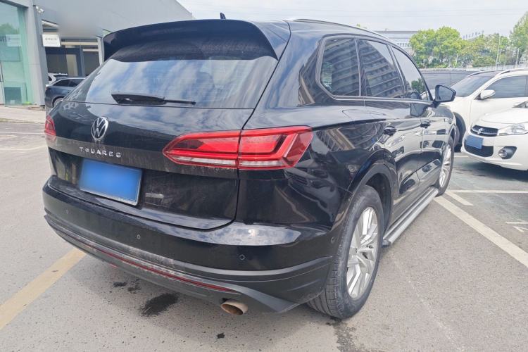 Used Volkswagen Touareg 2021 2.0 TSI Flagship Special Edition Rear Right 45 Deg