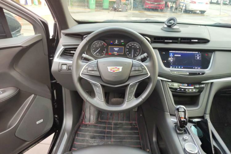 Used Cadillac XT5 2021 2.0T Two-Wheel Drive Luxury Version Steering Wheel