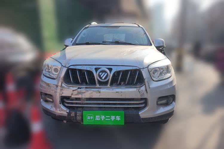 Used Foton Savana 2015 2.0T Manual Two-Wheel Drive Gasoline Luxury Edition 5 Seats