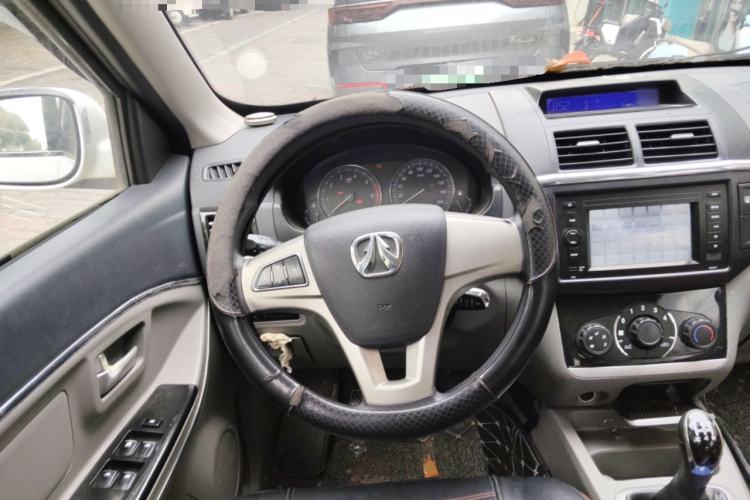 Used BAIC Weiwang M20 2014 1.5L Comfort Version BJ415B Steering Wheel