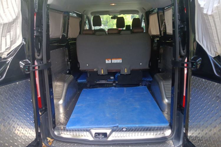 Used Ford Transit 2019 2.0T Diesel Multi-Purpose Commercial Vehicle Short Wheelbase Low Roof 6-Seater China VI Standard