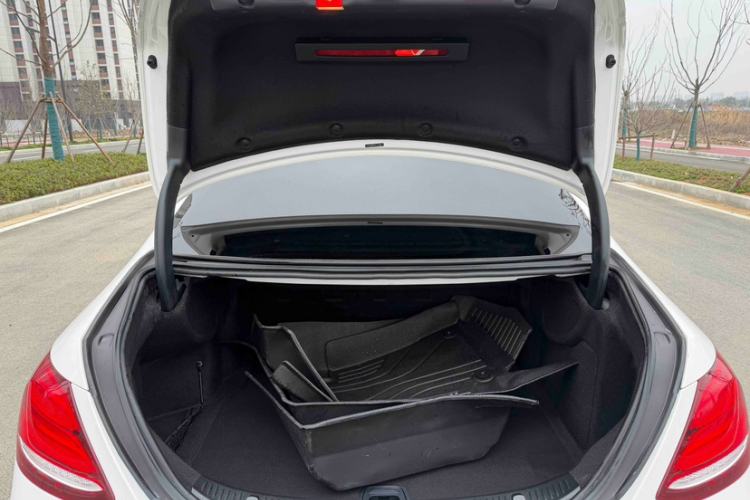 Used Mercedes-Benz E-Class 2019 Restyled E 300 L Sport Luxury Edition
