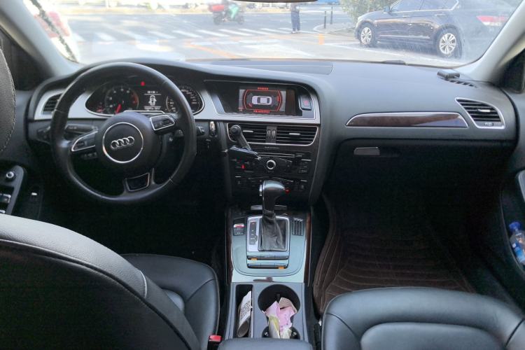 Used Audi A4L 2013 35 TFSI Automatic Comfort Model Center Console