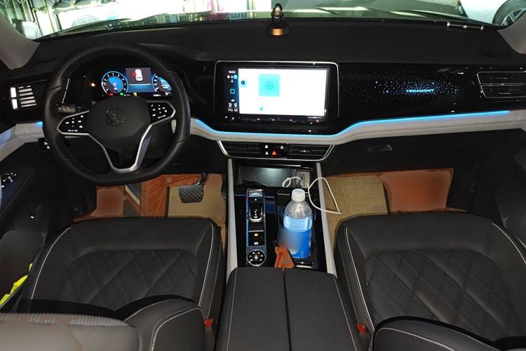 Used Volkswagen Teramont 2024 380TSI All-Wheel Drive Longyao Edition Center Console