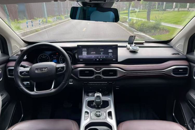 Used Geely Auto Haoyue 2022 1.8TD Automatic Prestige 7-Seater Center Console