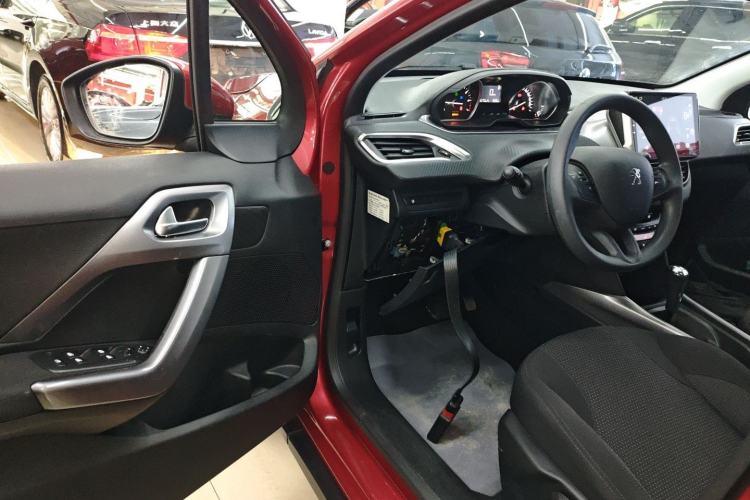 Used Peugeot 2008 2014 1.6L Automatic Fashion Edition
