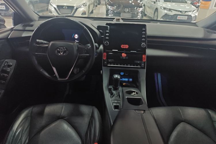 Used Toyota Avalon 2019 Dual-Engine 2.5L XLE Prestige Version China VI Standard Center Console