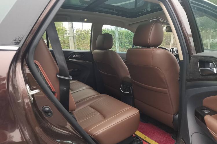 Used BYD S7 2015 2.0T Automatic Prestige Model
