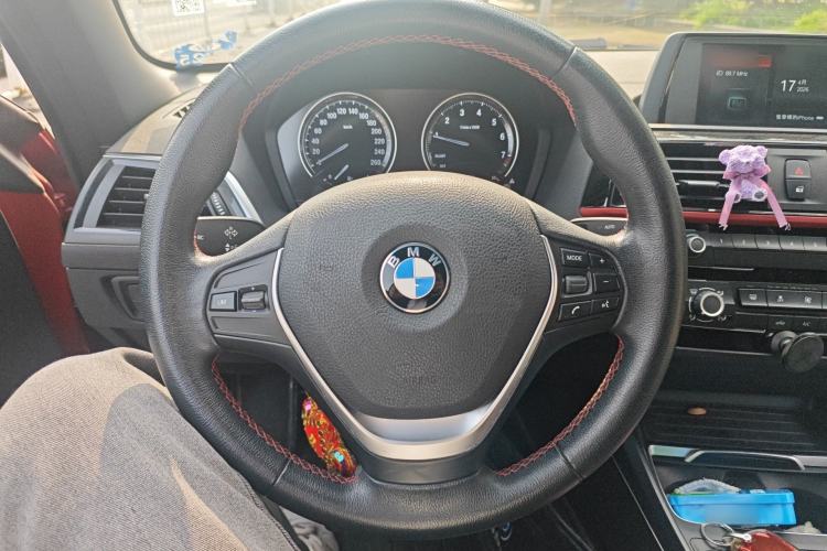 Used BMW 2 Series 2018 220i Convertible Coupe Sports Design Package Steering Wheel