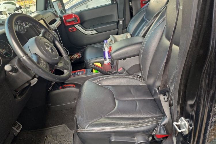 Used Jeep Wrangler 2015 3.6L Rubicon Four-Door Edition Left Front Seat