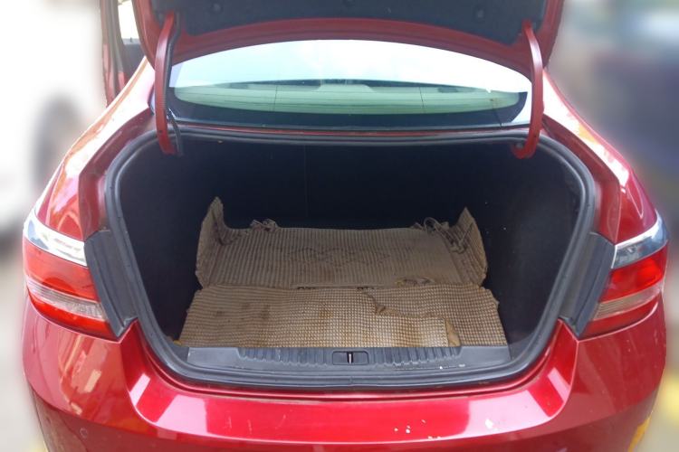 Used Buick GT 2010 GT 1.6T Fashion Sport Edition Trunk