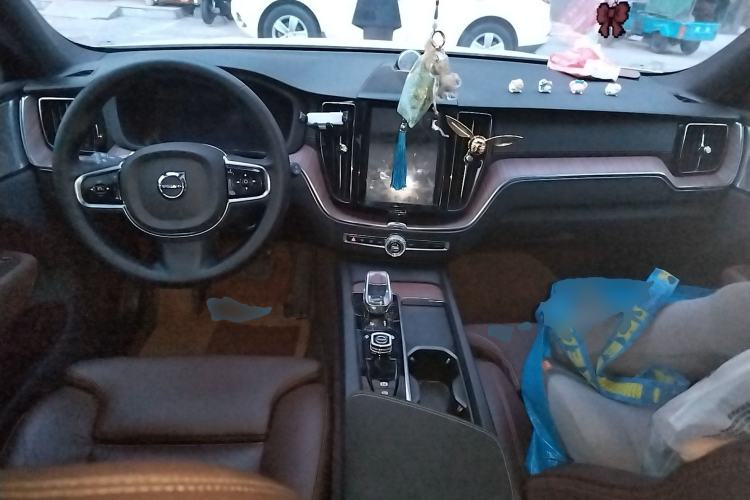 Used Volvo XC60 2022 B5 4x4 Smart Luxury Edition
