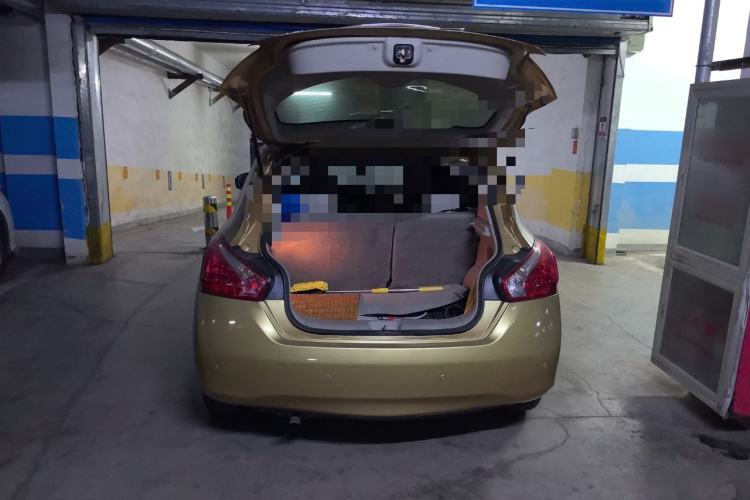 Used Nissan Tiida 2011 1.6L CVT Smart Version Trunk