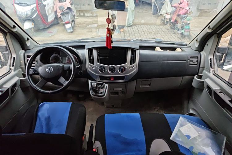 Used Dongfeng Yufeng 2020 2.3T Economy Logistics Vehicle Short Wheelbase Mid-Roof Design 5-9 Seats WP2.3