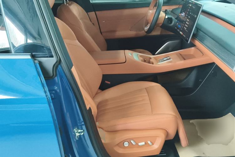 Used ONVO L60 2024 85 kWh Rear-Drive Version