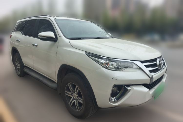 Used Toyota Fortuner 2016 2.7L Middle East Version Front Right 45 Deg