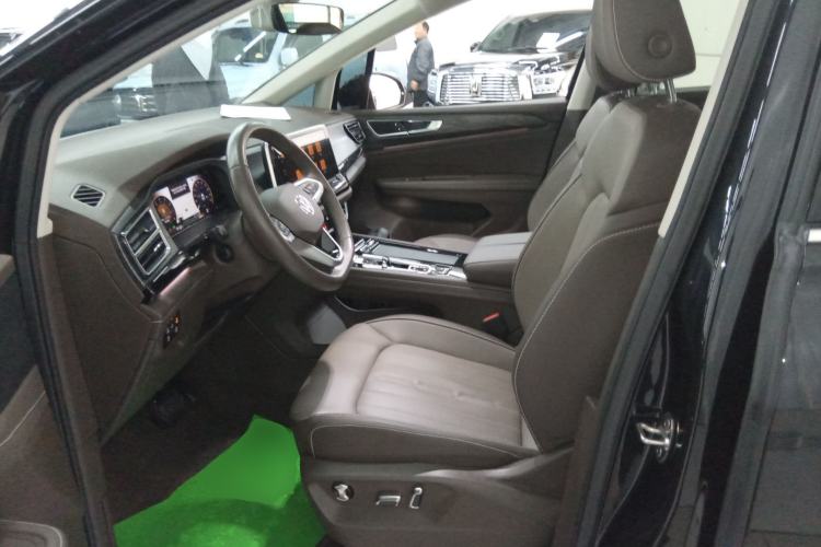 Used Volkswagen Viloran 2023 Facelift 330TSI Luxury Edition
