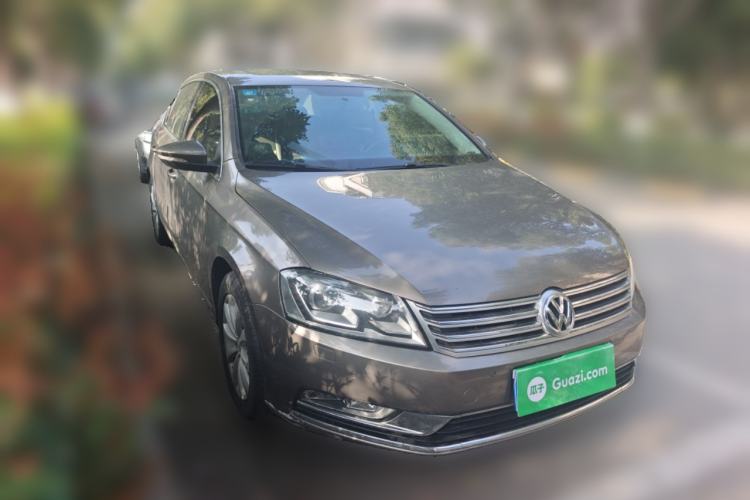 Used Volkswagen Magotan 2015 Facelift 1.8TSI Luxury Model Front Right 45 Deg